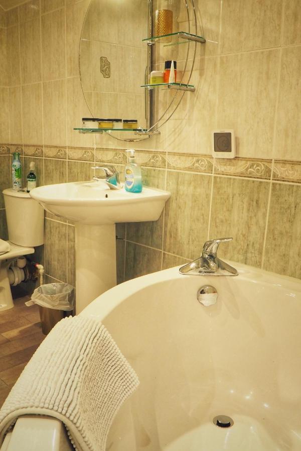 Alma Cliffe Guest House บาร์โนลด์สวิค ภายนอก รูปภาพ